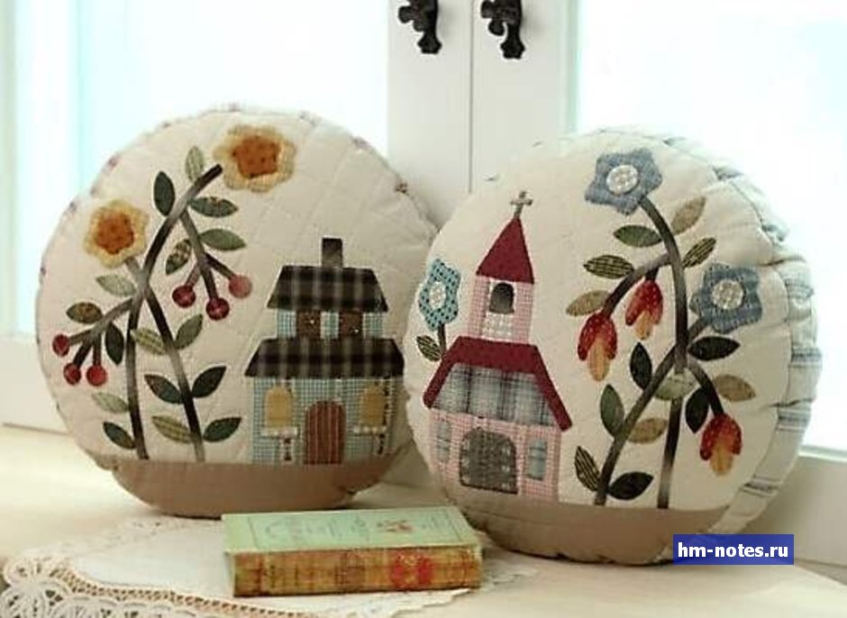 Шьем круглую подушку с аппликацией