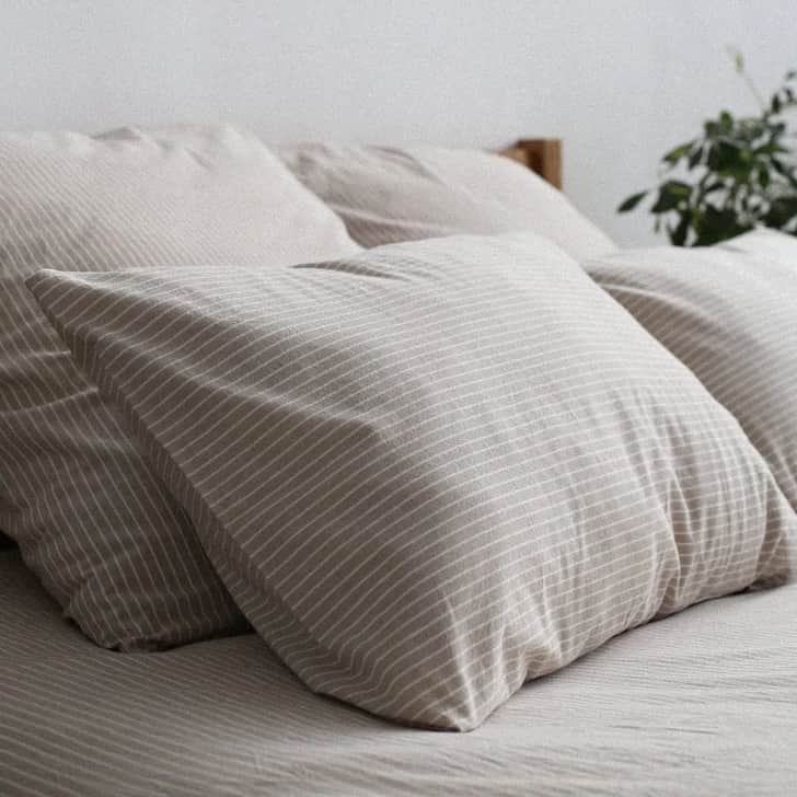 Состав спрея для разглаживания одежды или постельного белья