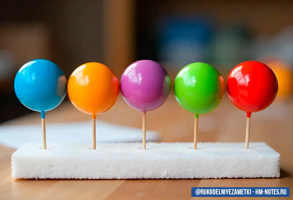 пенопластовые окрашенные шары